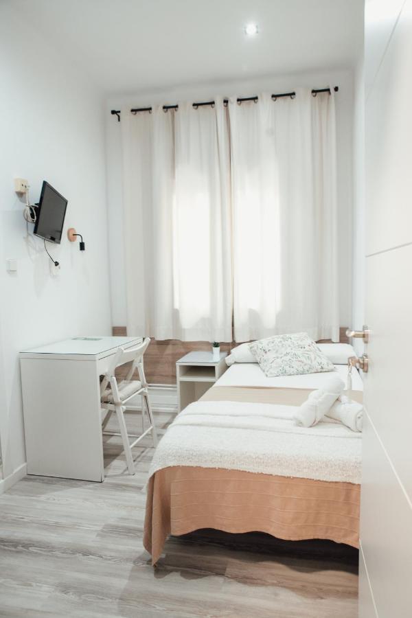 Hostal Ruta De Francia Barcelona Luaran gambar