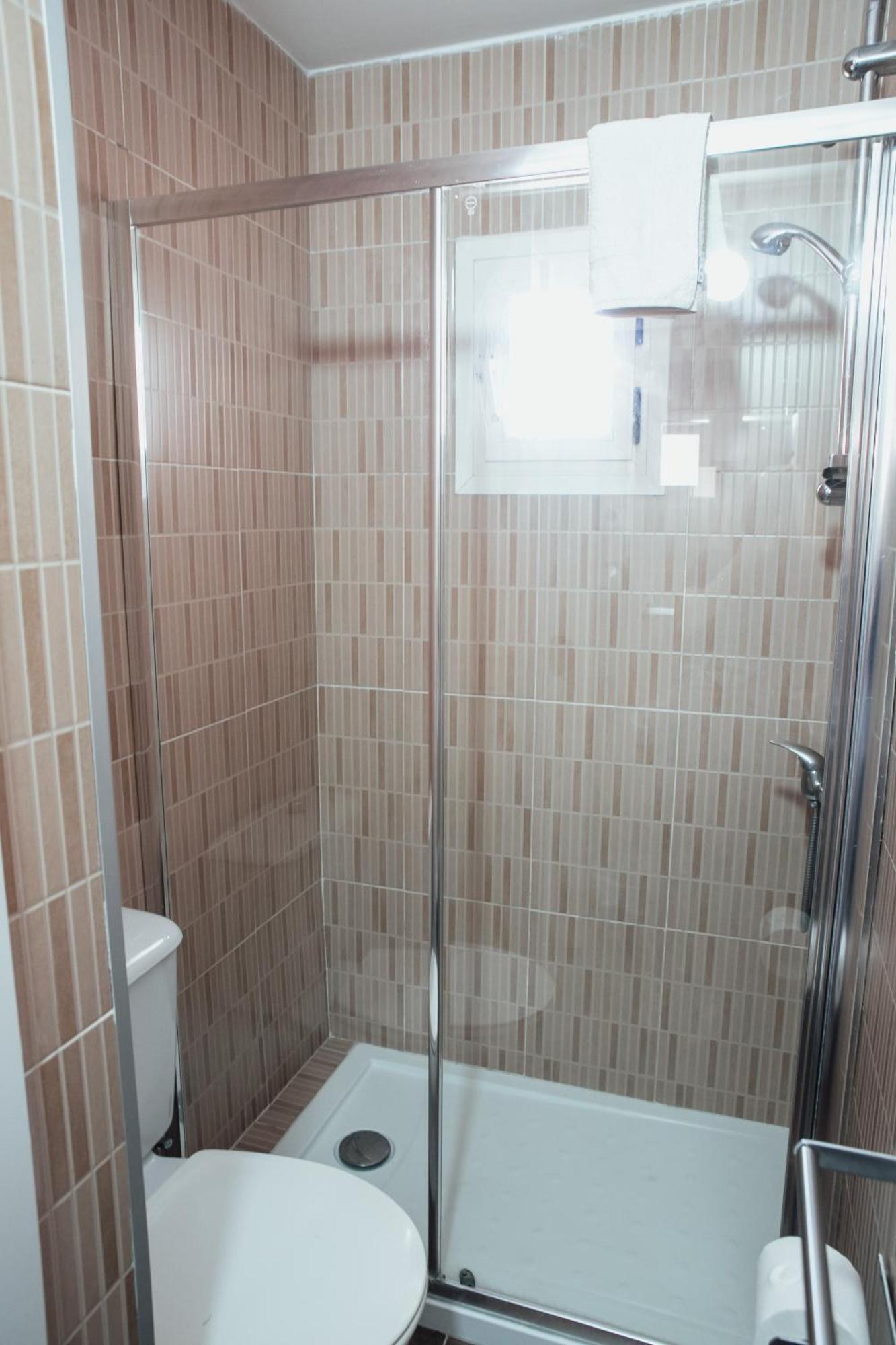Hostal Ruta De Francia Barcelona Luaran gambar