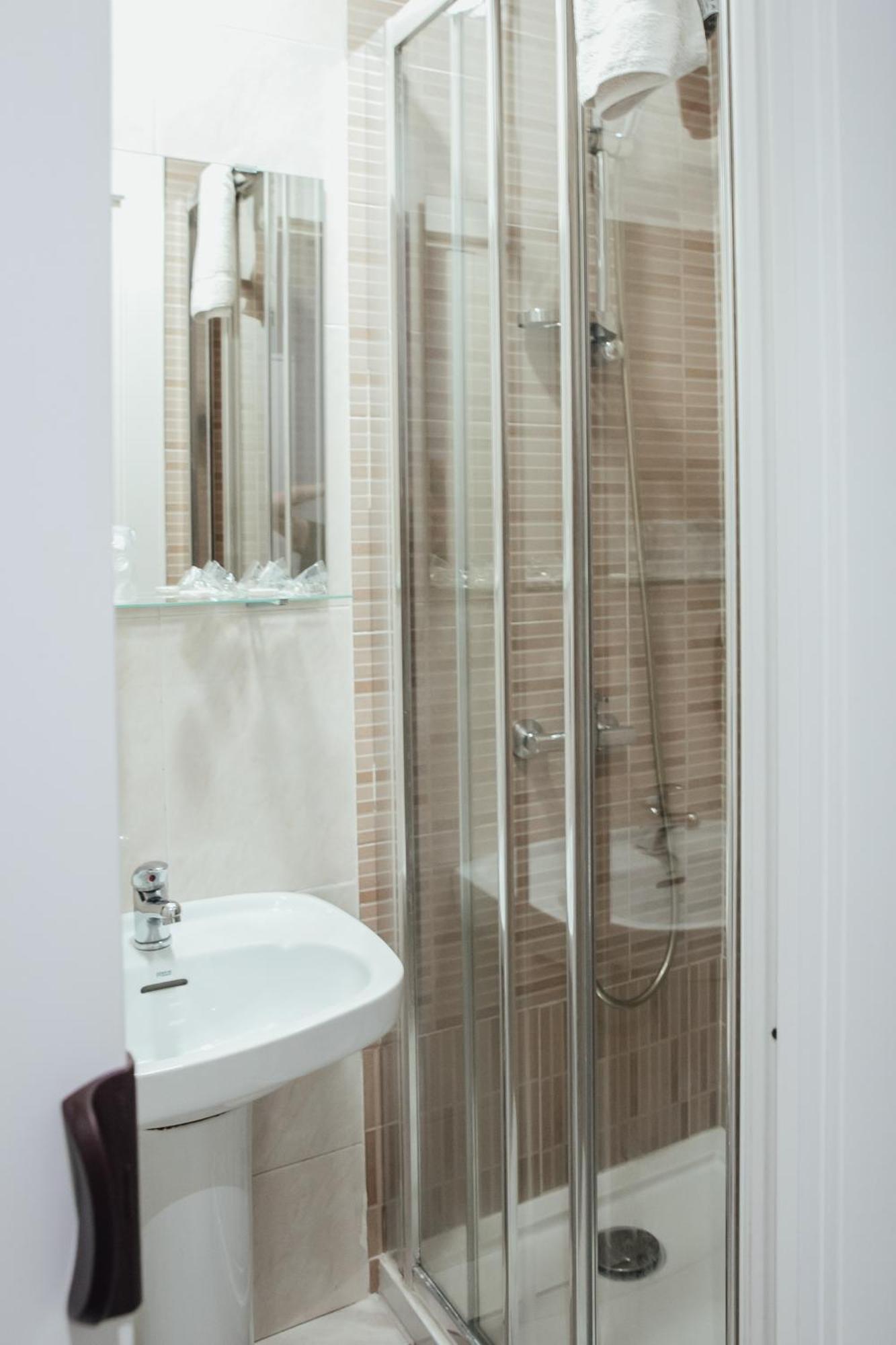 Hostal Ruta De Francia Barcelona Luaran gambar