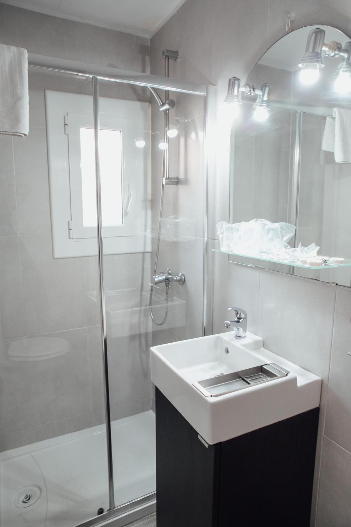 Hostal Ruta De Francia Barcelona Luaran gambar