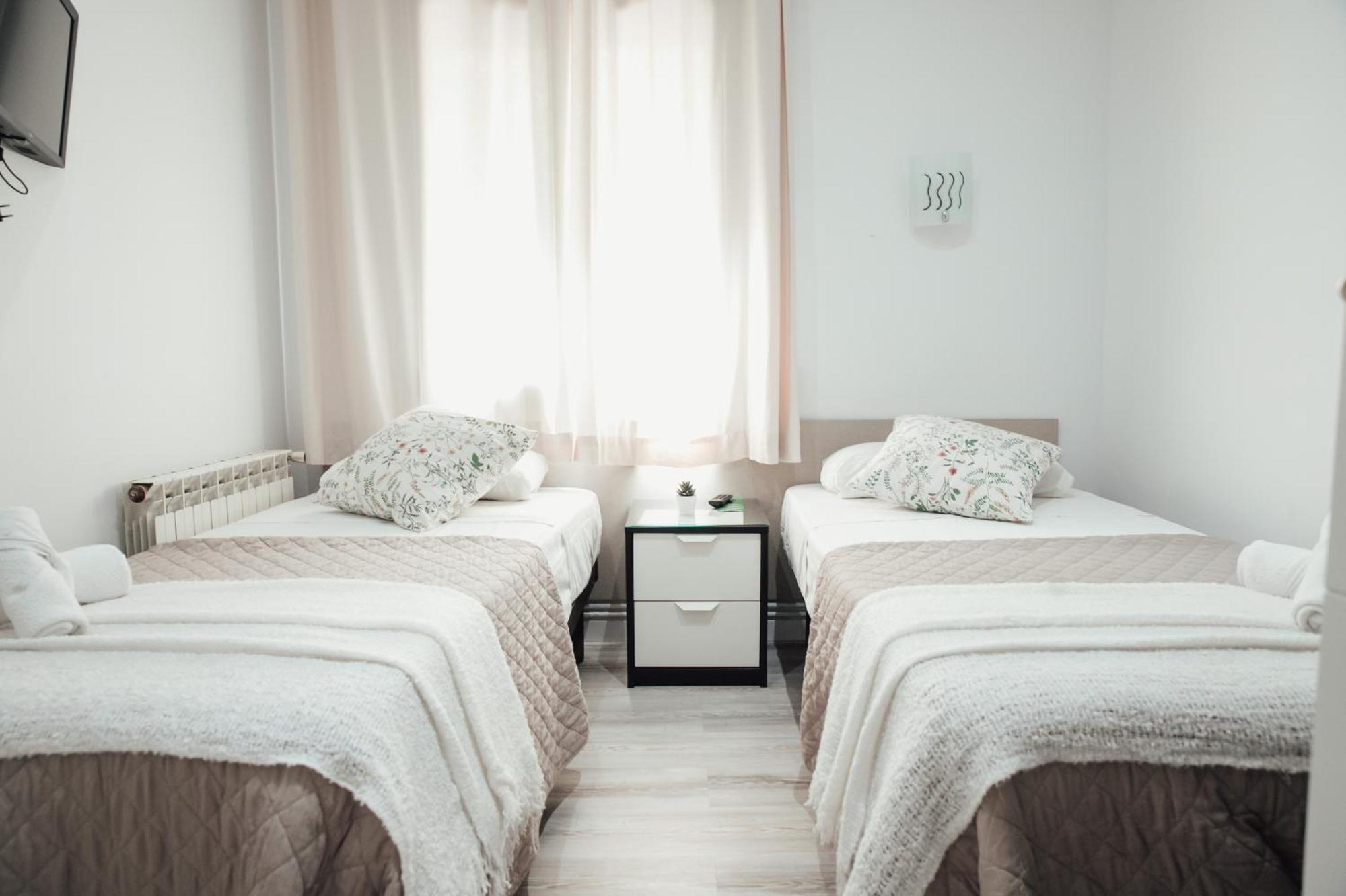 Hostal Ruta De Francia Barcelona Luaran gambar