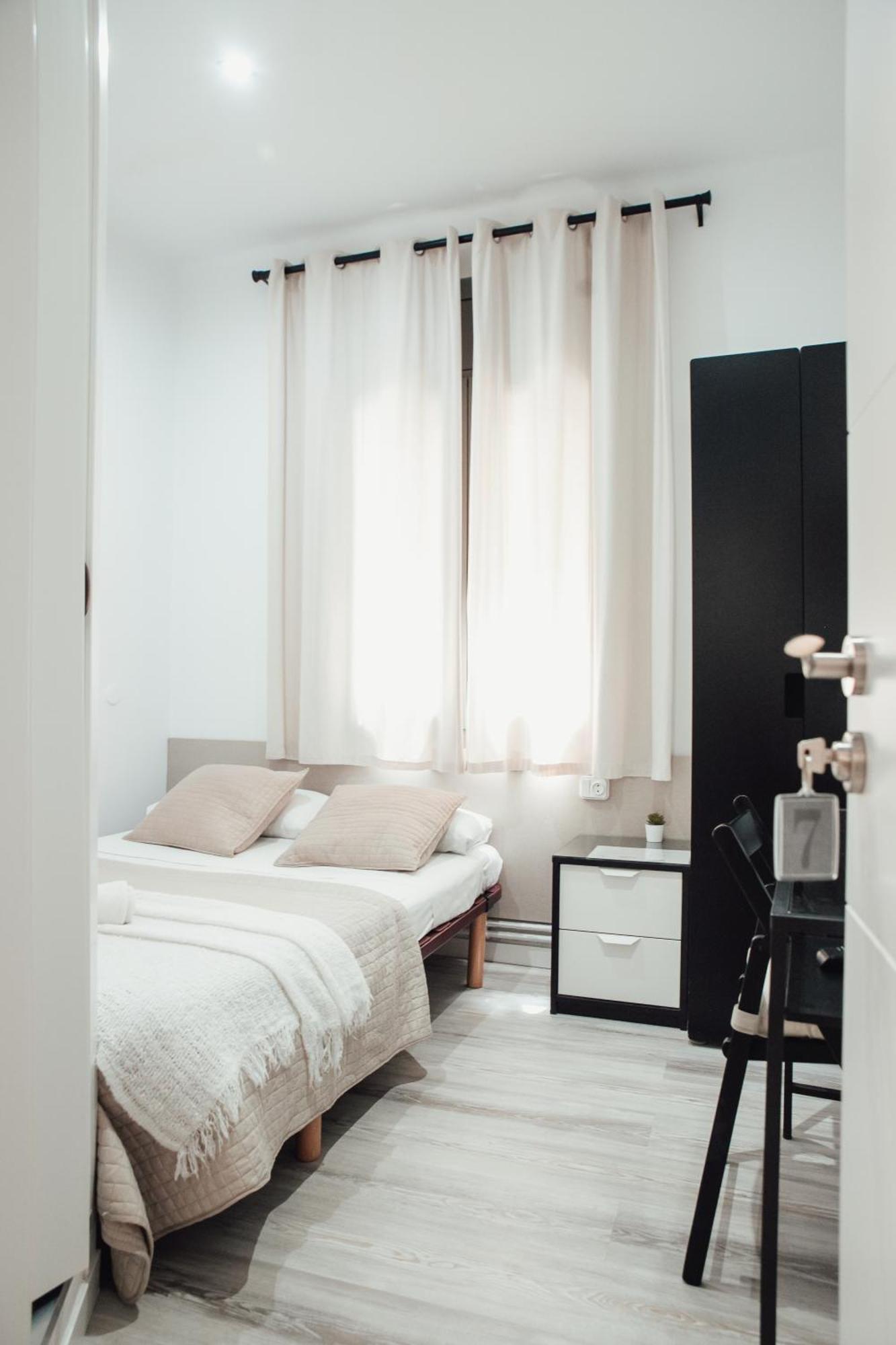 Hostal Ruta De Francia Barcelona Luaran gambar
