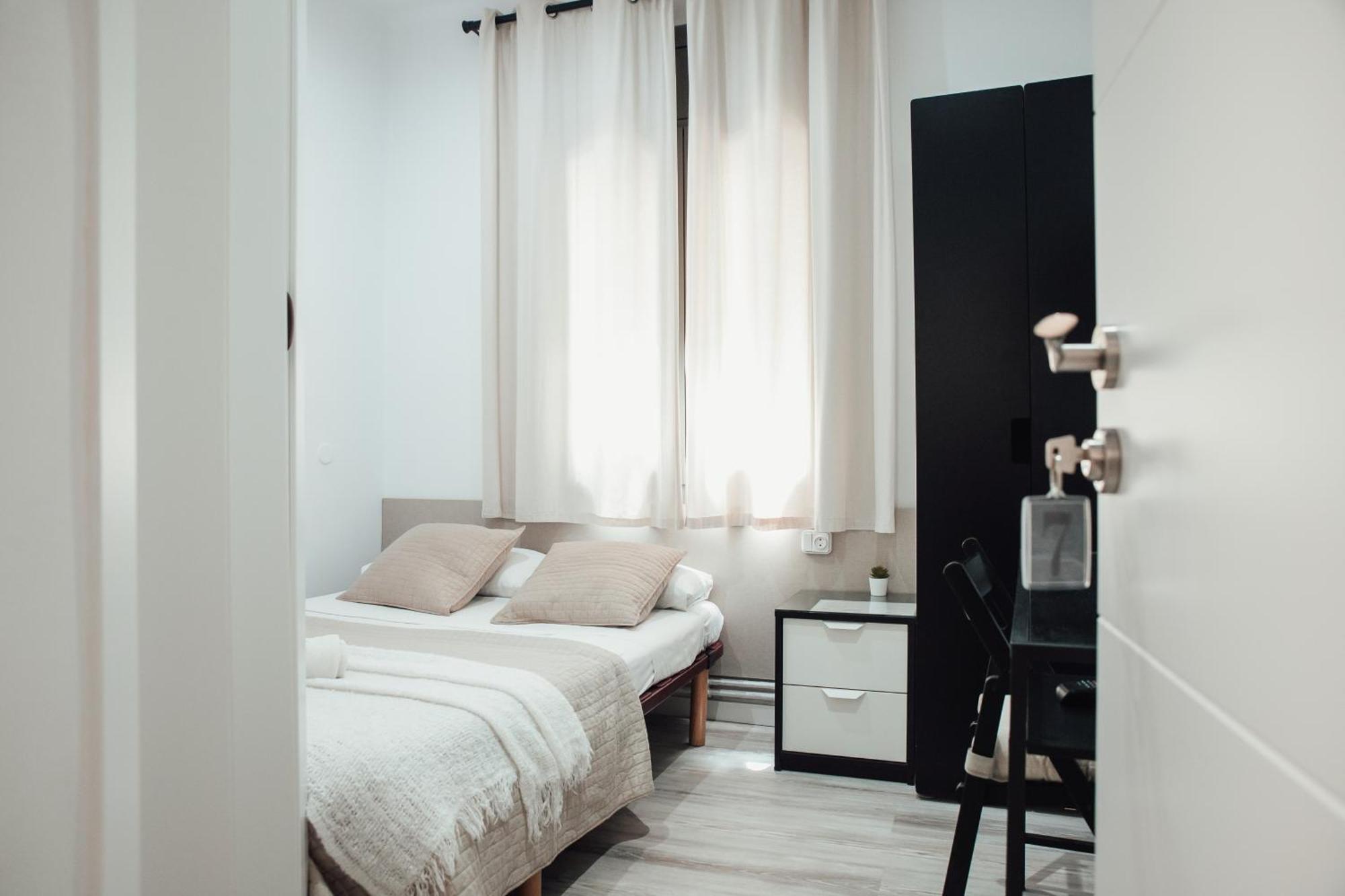 Hostal Ruta De Francia Barcelona Luaran gambar