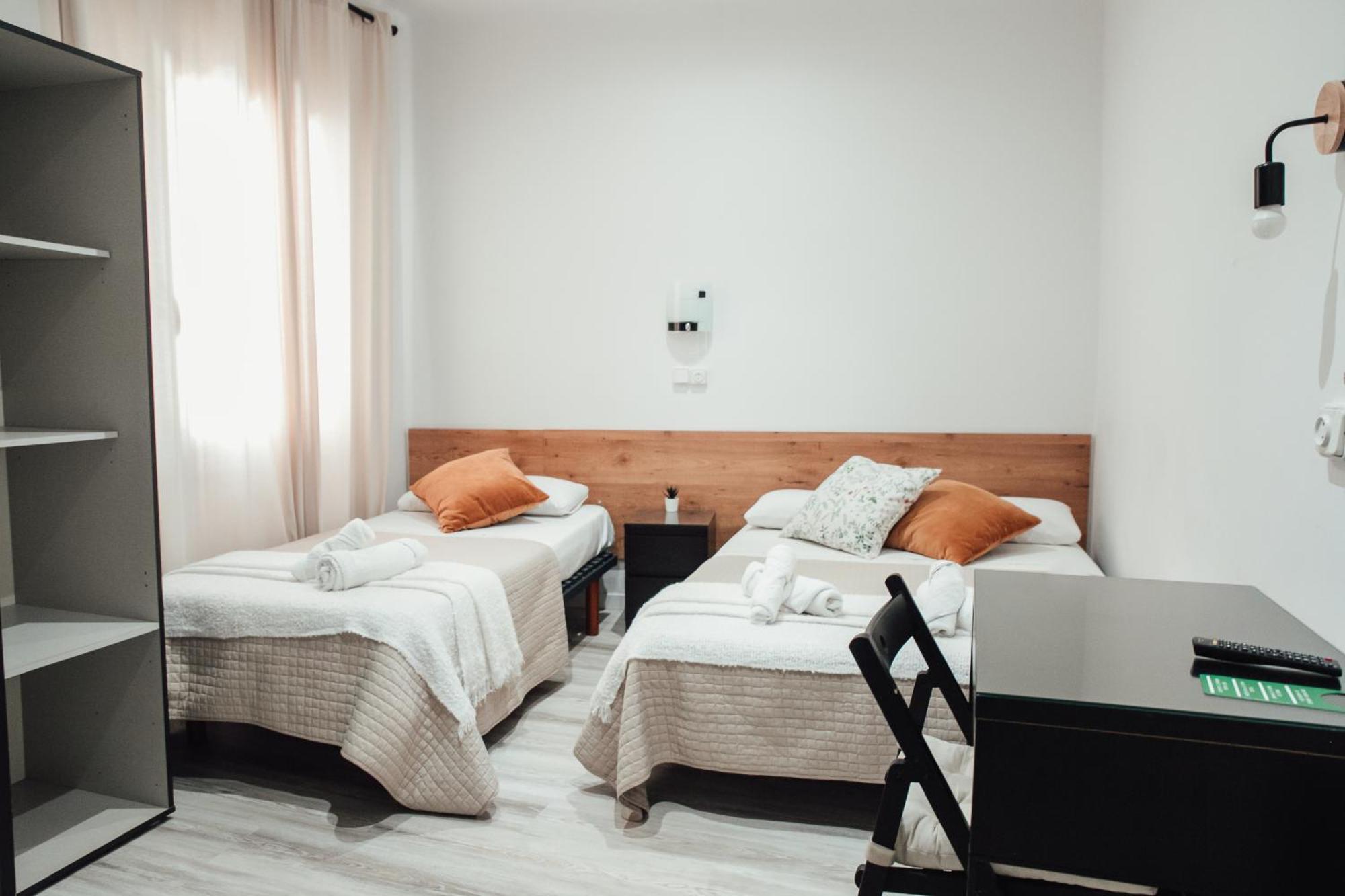 Hostal Ruta De Francia Barcelona Luaran gambar