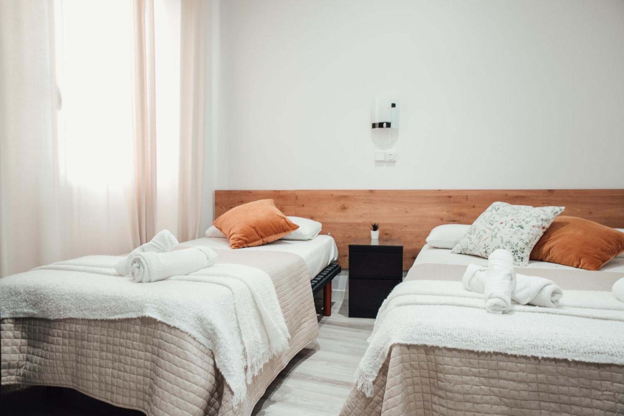 Hostal Ruta De Francia Barcelona Luaran gambar