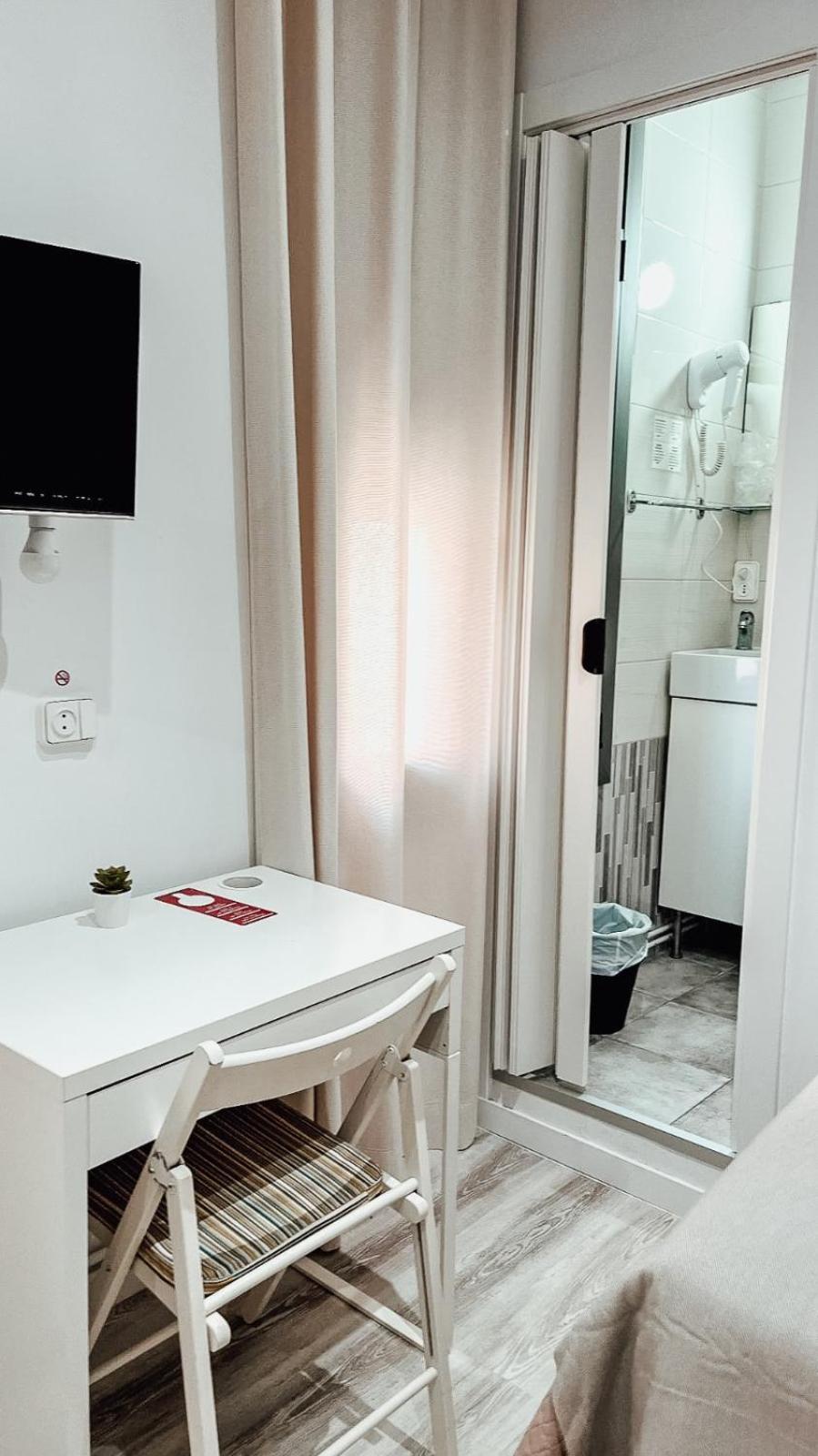 Hostal Ruta De Francia Barcelona Luaran gambar
