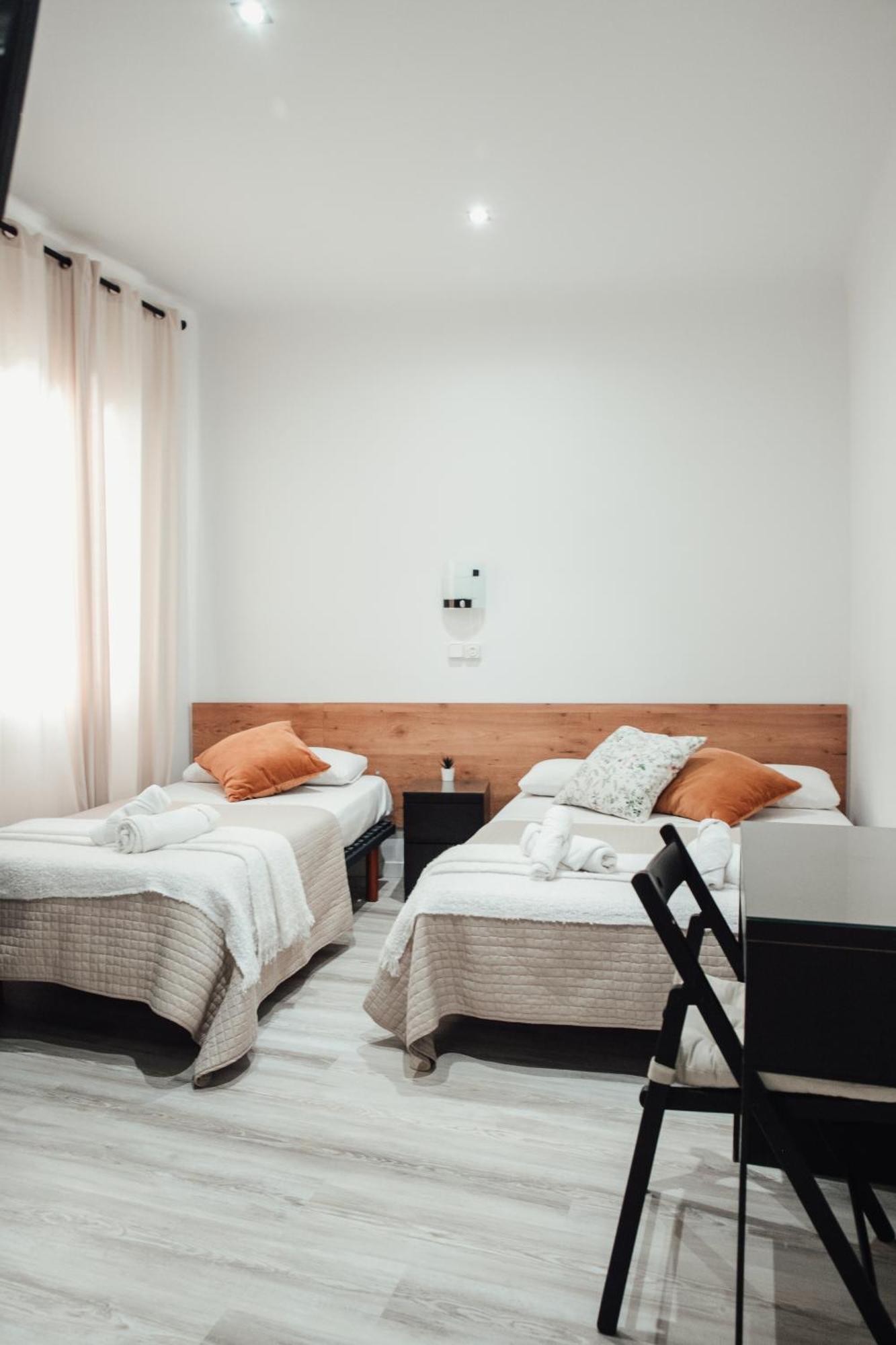 Hostal Ruta De Francia Barcelona Luaran gambar